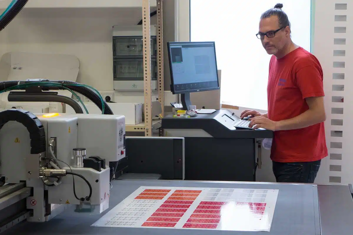 Schneideplotter beim Konturschnitt