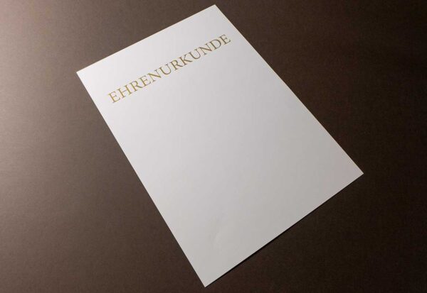 Ehrenurkunde Vordruck mit Gold edelmetallisch in Serifenschrift, DIN A3
